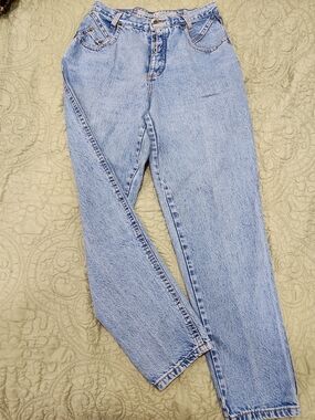 Zena Light Blue High-Rise Mom Jeans